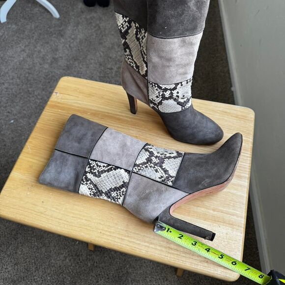 Reclaimed-vintage Women's Grey and Tan Boots - Picture 2 of 7